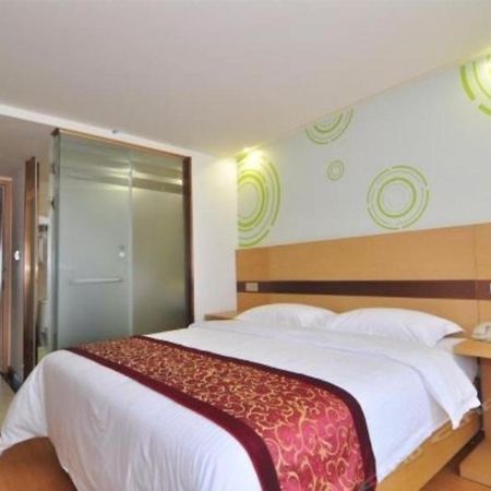 Greentree Inn Zhejiang Ningbo South Railway Station Express Hotel Exterior photo