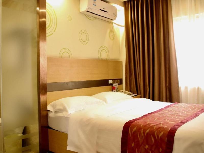 Greentree Inn Zhejiang Ningbo South Railway Station Express Hotel Exterior photo