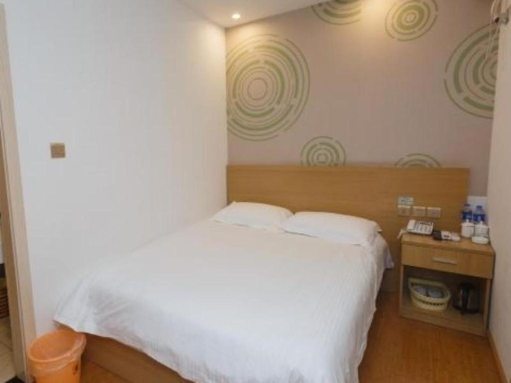 Greentree Inn Zhejiang Ningbo South Railway Station Express Hotel Exterior photo