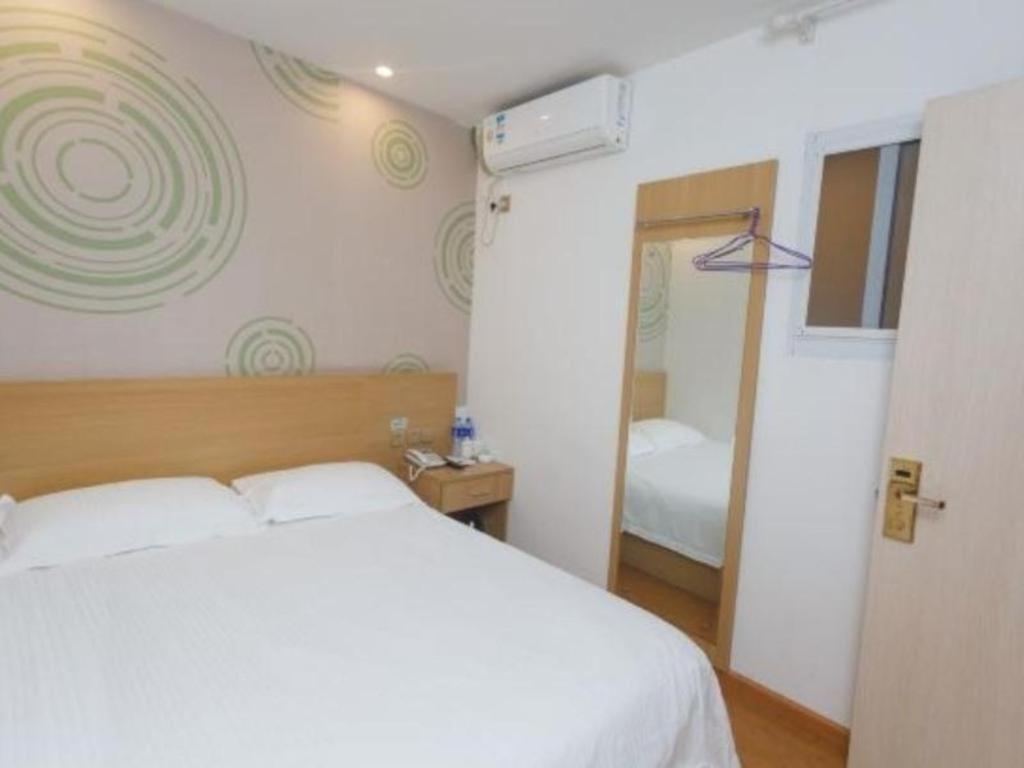 Greentree Inn Zhejiang Ningbo South Railway Station Express Hotel Exterior photo
